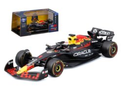Red Bull RB21 #1 Max Verstappen 2025 in luxe bewaarcase met helm 1:43