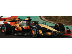 Mclaren MCL39 #81 OSCAR PIASTRI 2025 with Helmet
