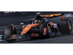 Mclaren MCL39 #4 LANDO NORRIS 2025 with Helmet