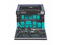 Mercedes Benz Petrons F1 W16  #63 George Russell  2025   - Pit Pass Set 1:43 Grijs