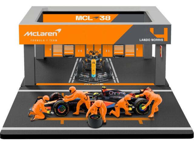 Mclaren MCL 38 #81 OSCAR PIASTRI 2024 - PIT PASS SET